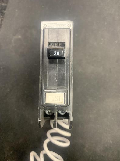 Used Eaton Quicklag 20 Amp Circuit Breaker and Ground Fault Circuit Interrupter 1 Pole GHA-gs56 