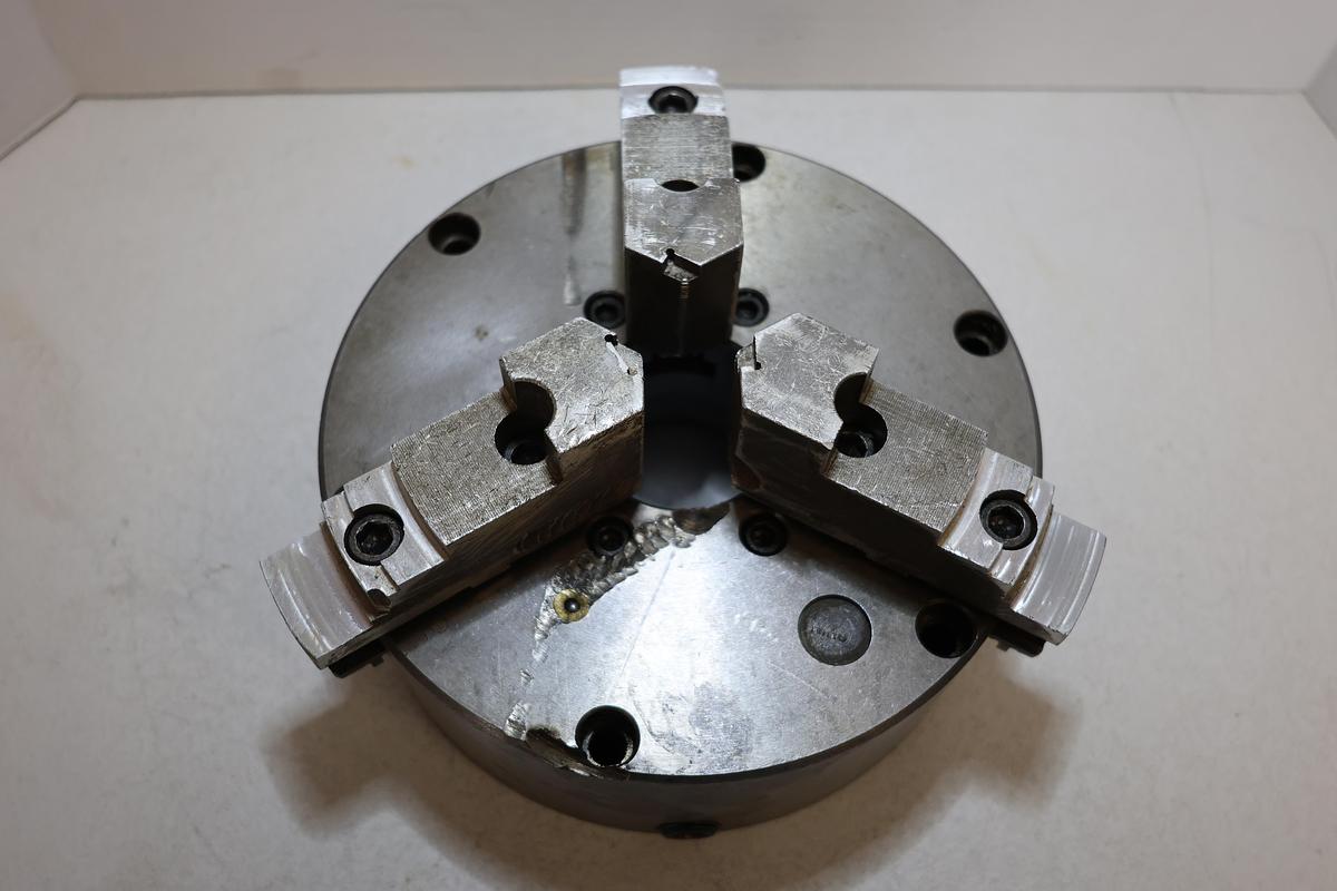 Used Heavy Duty 3-Jaw Self-Centering Lathe Chuck Reversible Jaws Used 8"