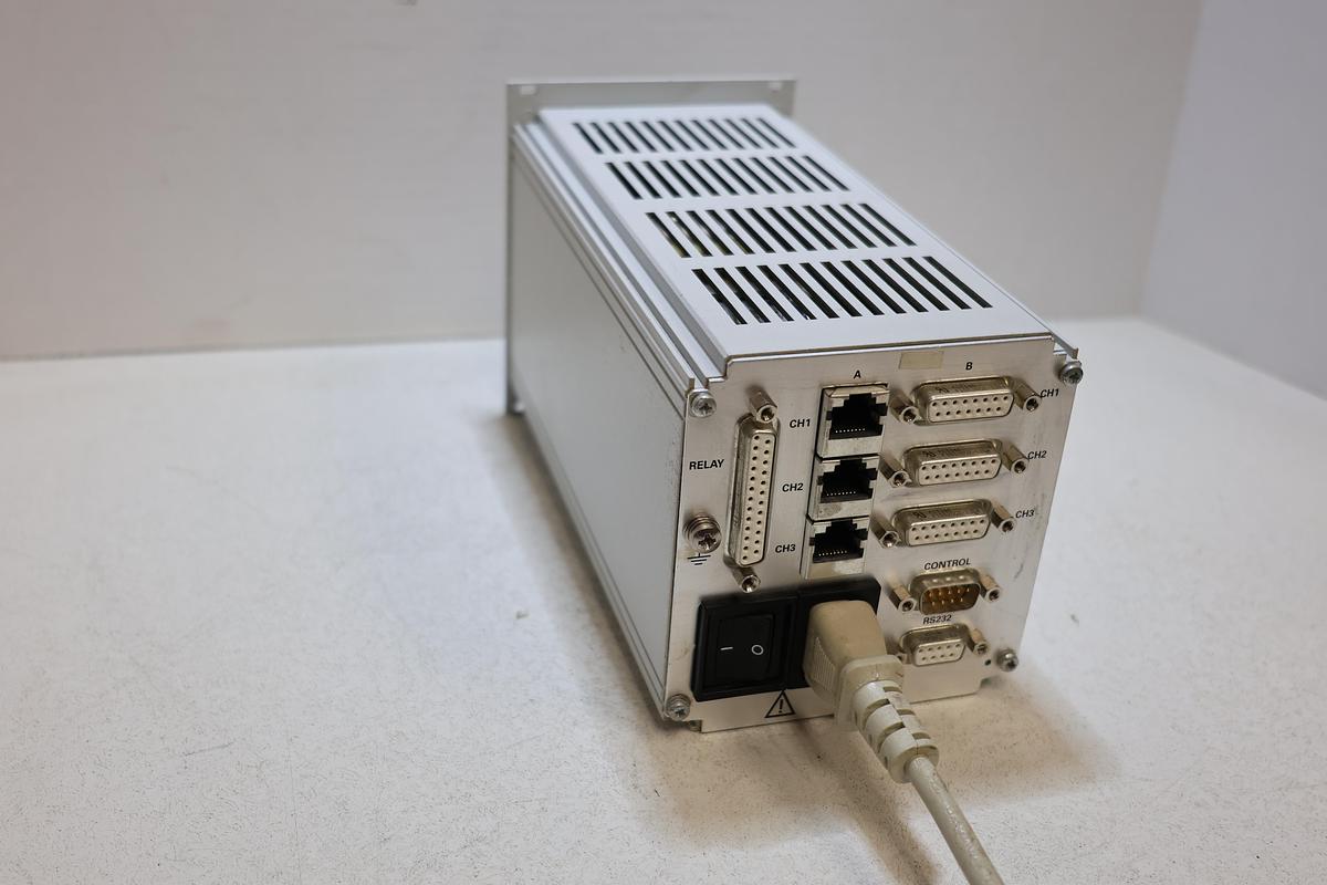 Used INFICON VGC403 398-021 3-Channel Vacuum Gauge Controller 90-250VAC