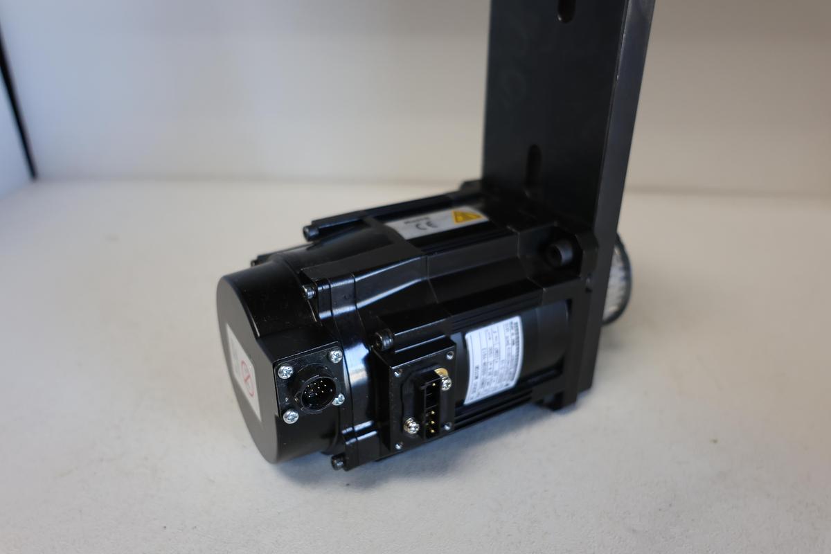 Used Yaskawa SGMGV-05D3W-YG13 Servo motor