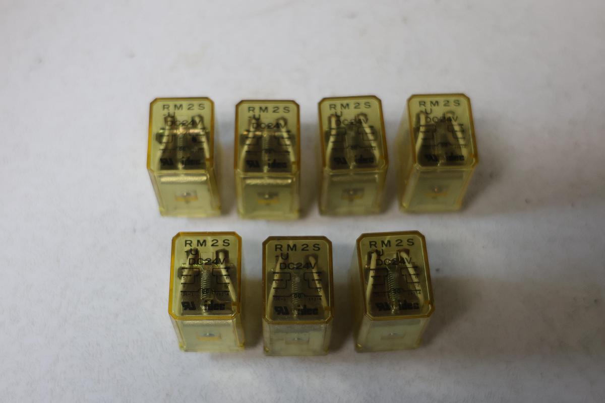 Used (Lot of 7) IDEC RY4S-U Mini Power Relays GHA-184
