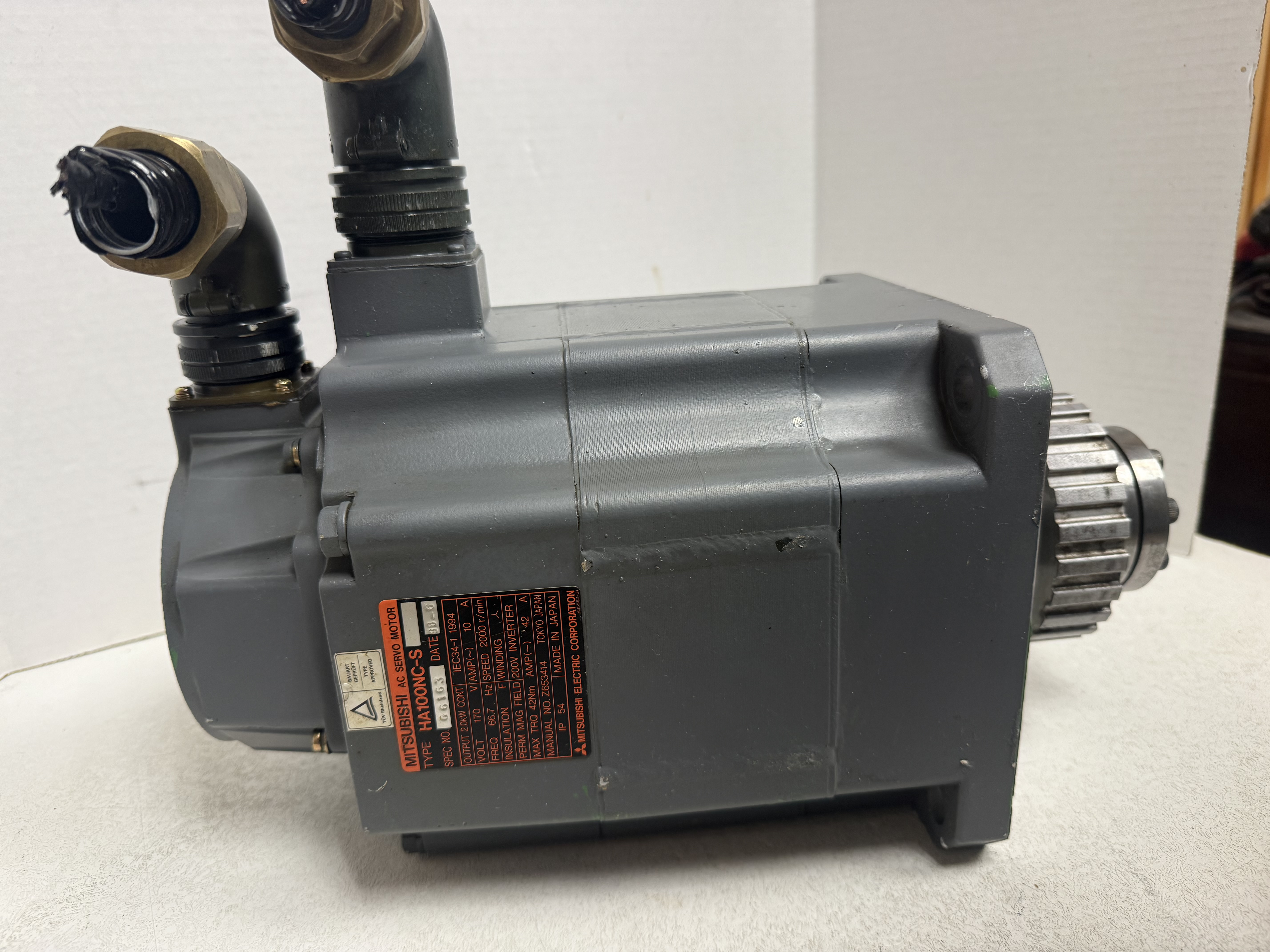 Used MITSUBISHI AC SERVO MOTOR HA200NC-S ENCODER OSE104 GHA-11
