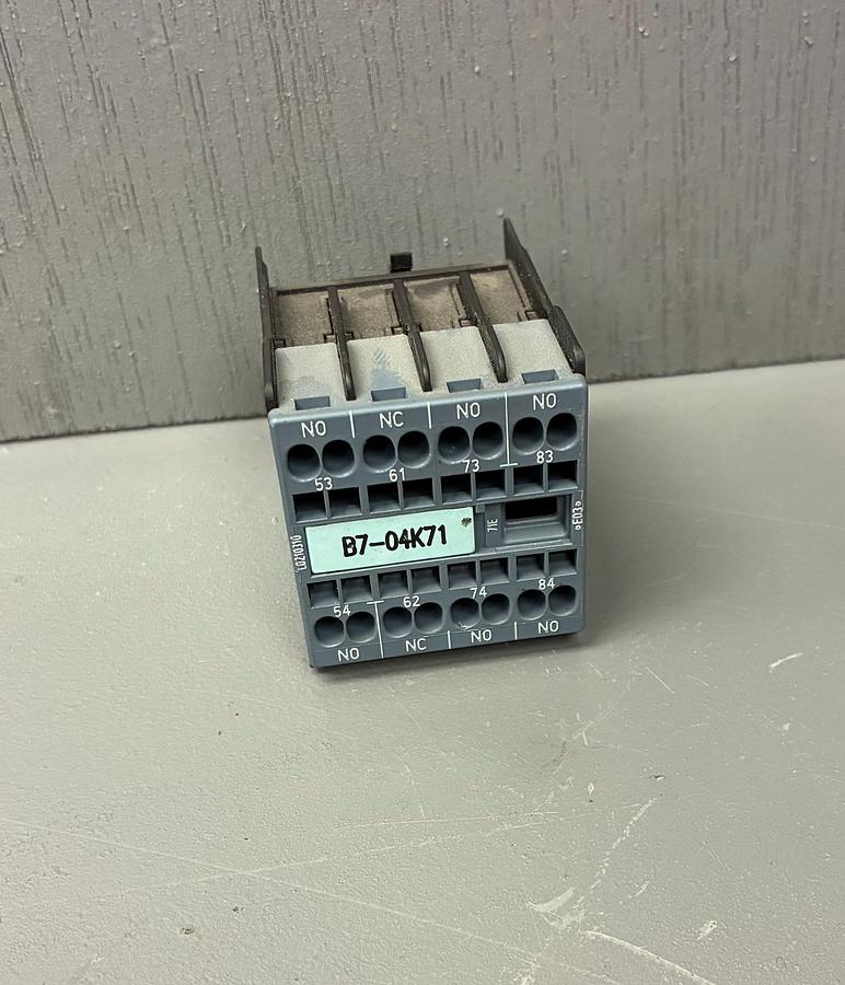 Used Siemens 3RH1911‑2GA31 | Auxiliary Switch Block GHC-35