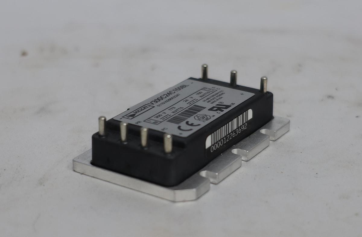 Used Vicor V300C24C150BL DC-DC Converter Module 24V