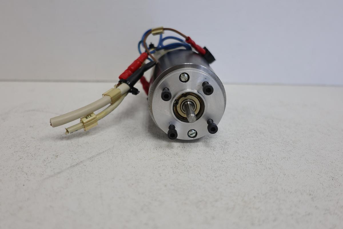 Used PMT Europe M586 DC Servo Motor M586 0606 13TFU Industrial Motor