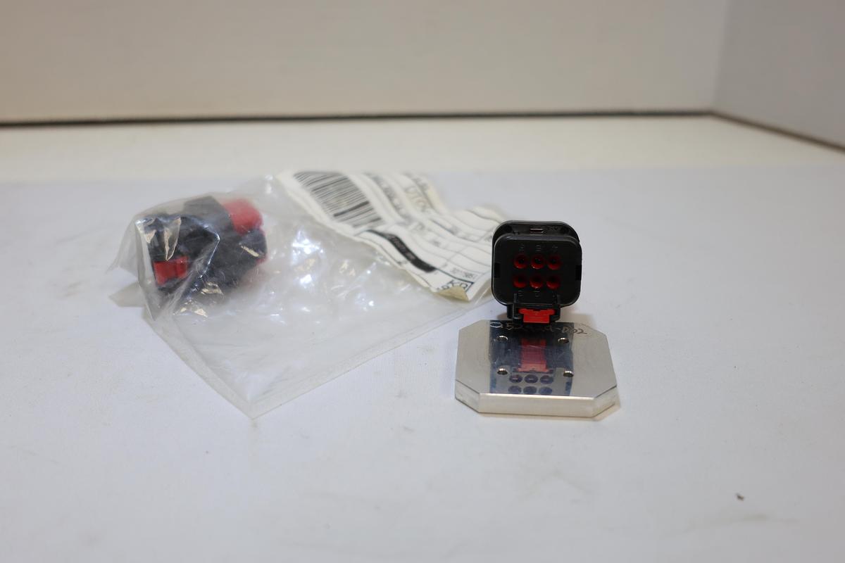 Lot of 2 TE Connectivity Deutsch DT06-6S 6-Pin Connector Plug Assembly NEW