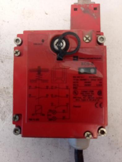 Used Telemecanique Safety Switch XCS- E XCS-E7311 24/48V GH200