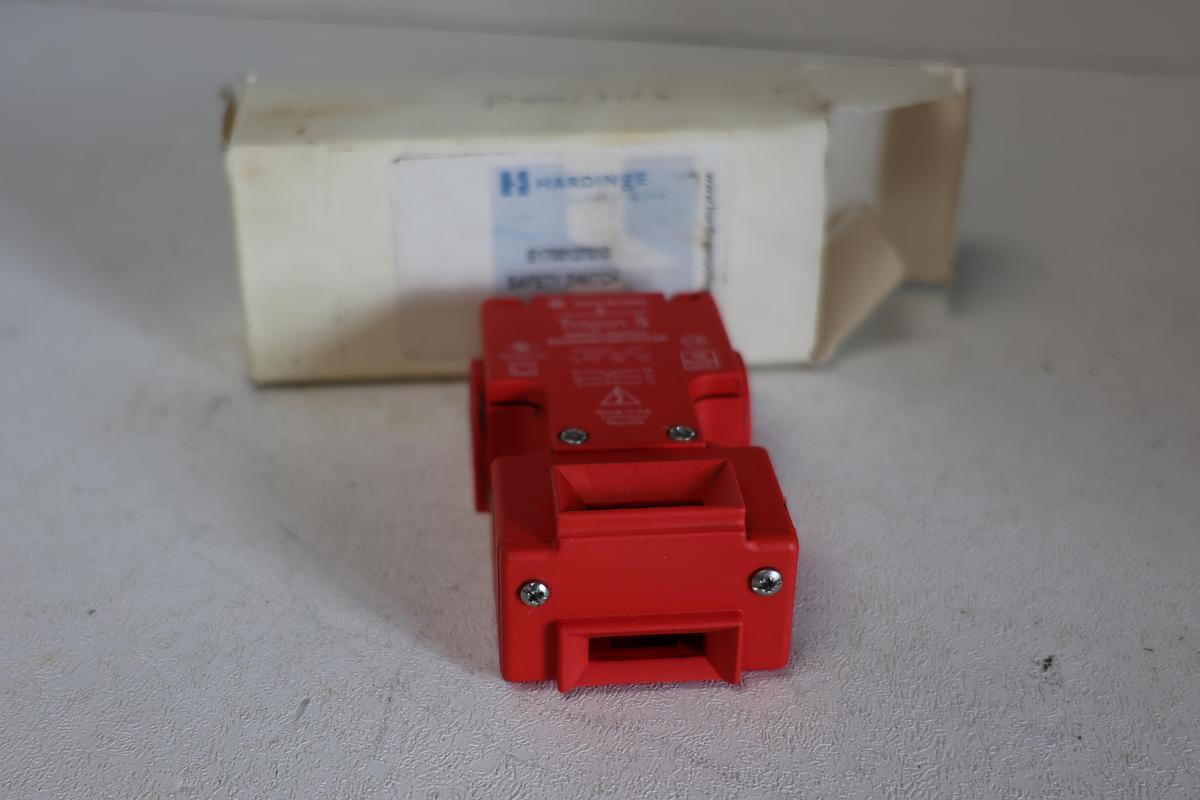 Used Allen-Bradley Guardmaster Trojan 5 Safety Switch – Industrial Interlock Switch IEC-947-5-1  GHGC-4