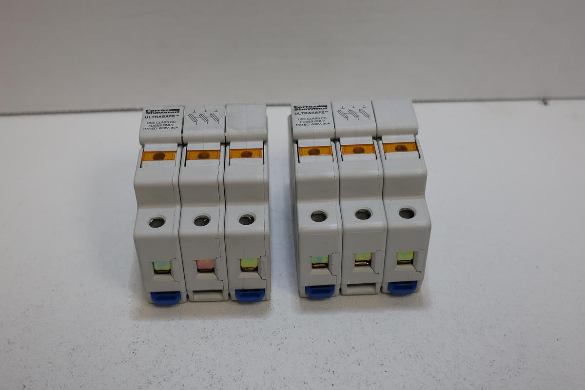 Used Ferraz Shawmut USCC31 Y218038 Fuse Holder / Disconnect Lot of 2 Used GHA-181