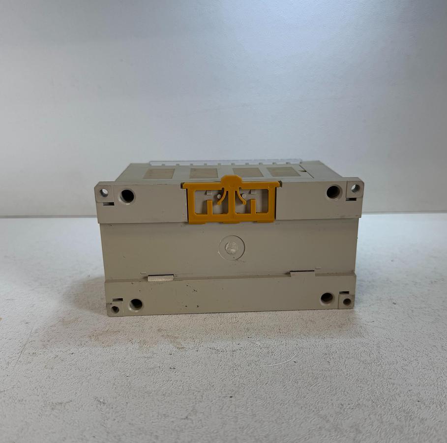 Used Omron S3D8-CCF-US Sensor Controller 100–240VAC 50/60Hz 45VA GHA-185