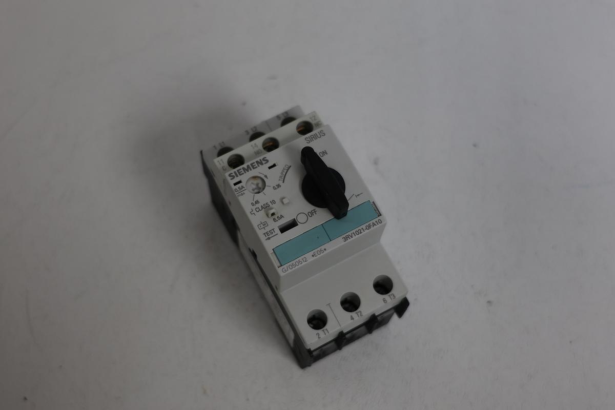 Used Siemens 3RV1021-0FA10 Motor Protection Circuit Breaker GHA-141