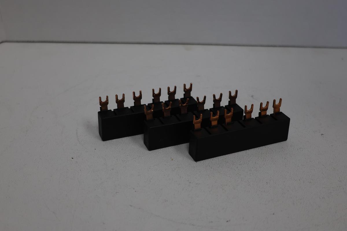 Used Lot of 3 Siemens 3RV1915-1AB Motor Protection Circuit Breakers – Industrial Grade