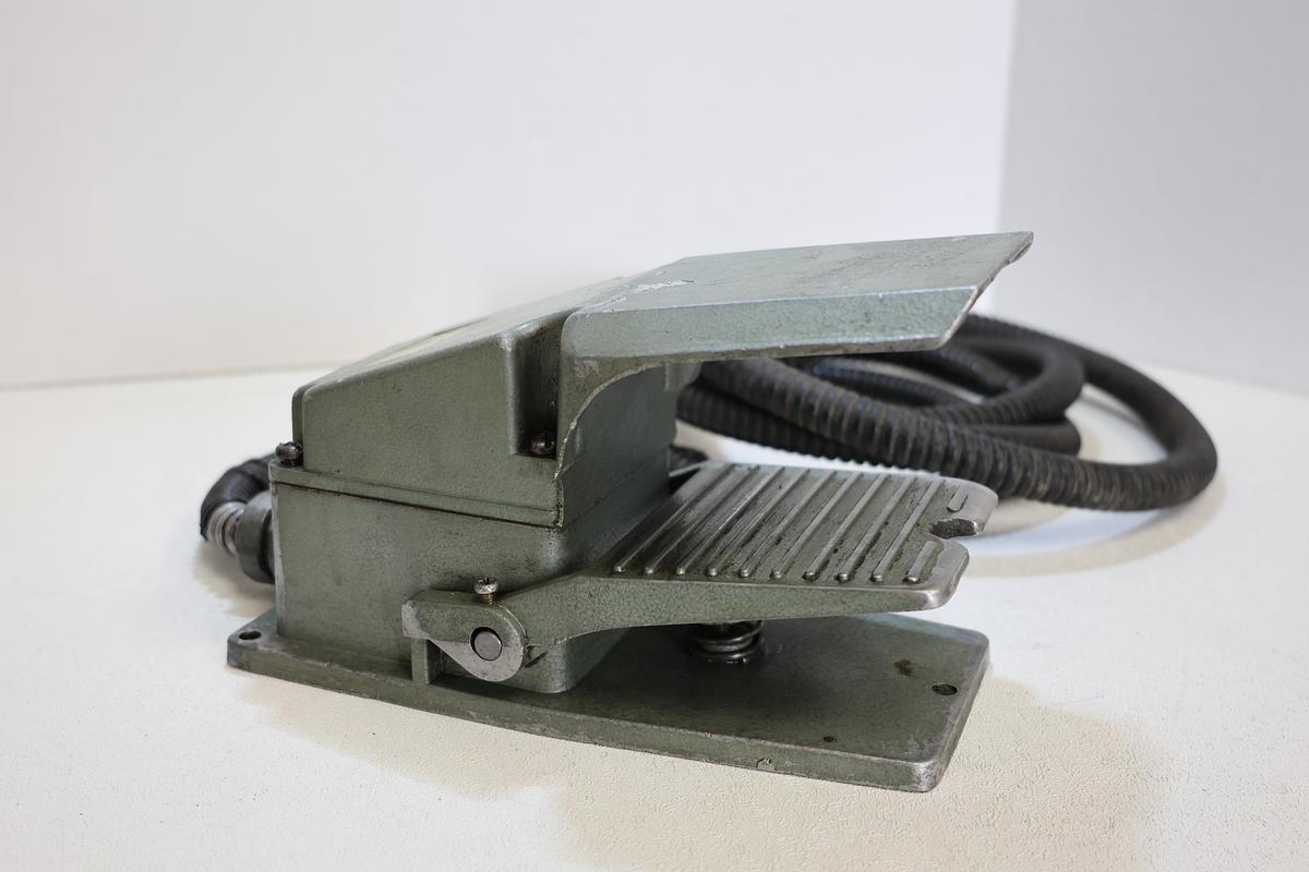 Used E-TEN Heavy Duty Industrial Foot Switch Pedal w/ Guard & Cable Used