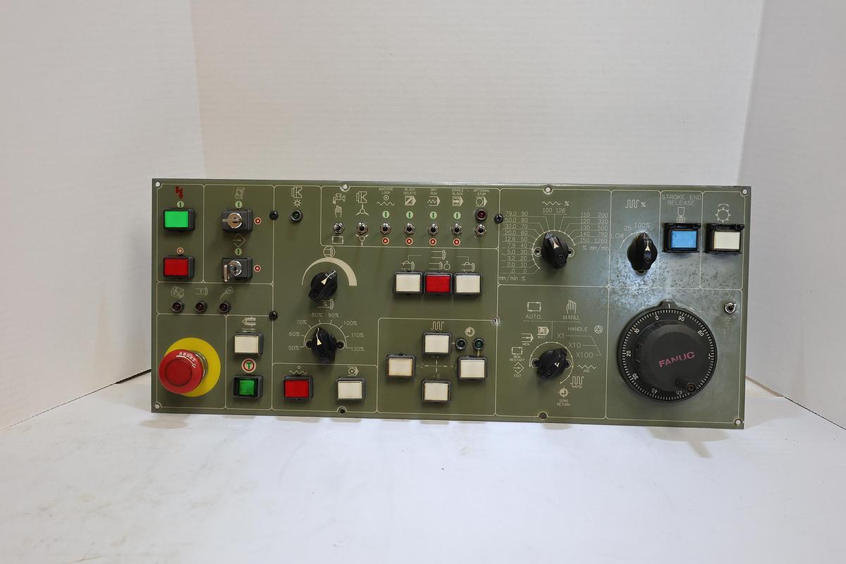 Used Fanuc CNC Machine Operator Control Panel MPG Pendant A860-0202-T001
