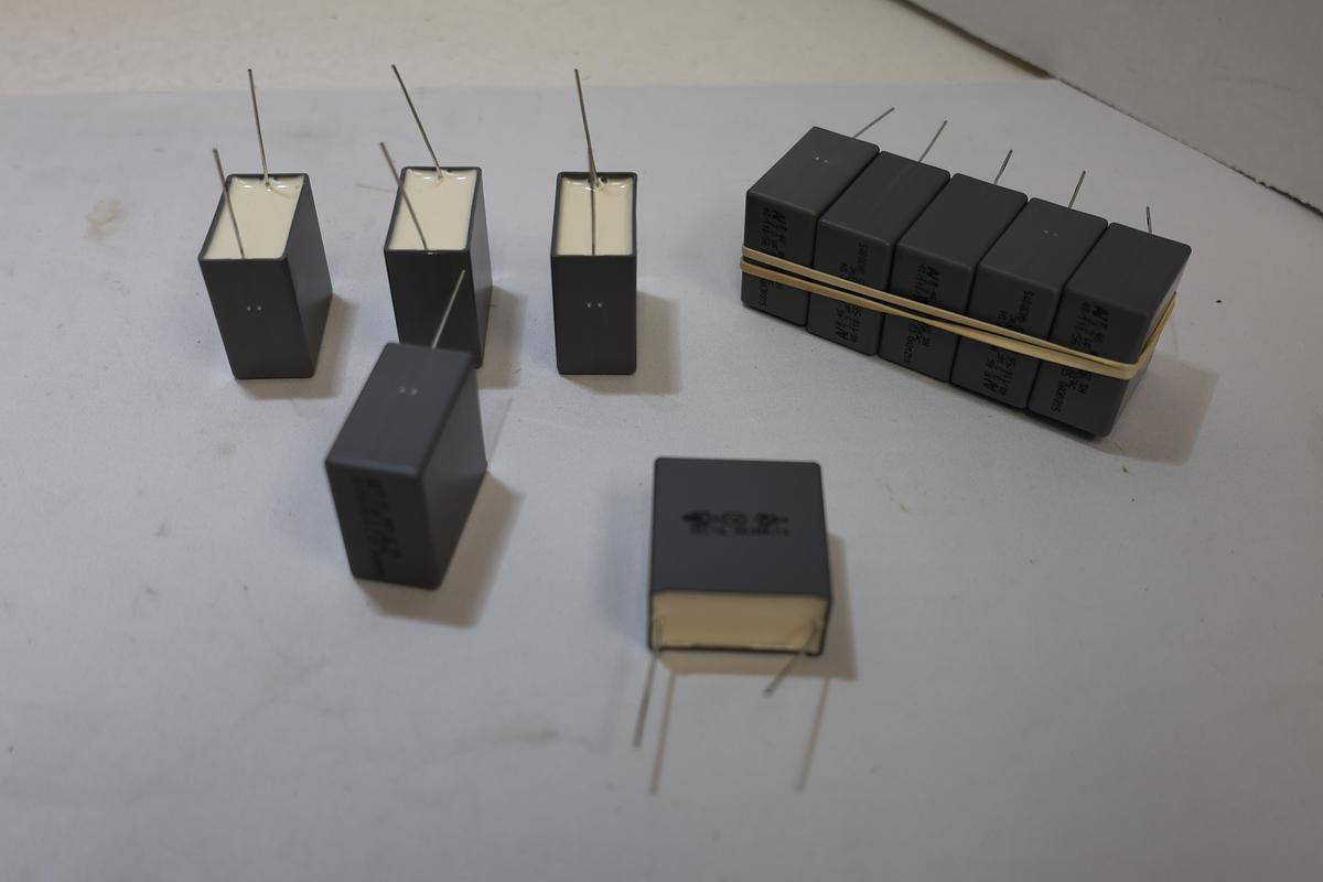 Lot of 10 R46 MKP X2 SH 3.3µF 275VAC EMI Suppression Film Capacitors NEW