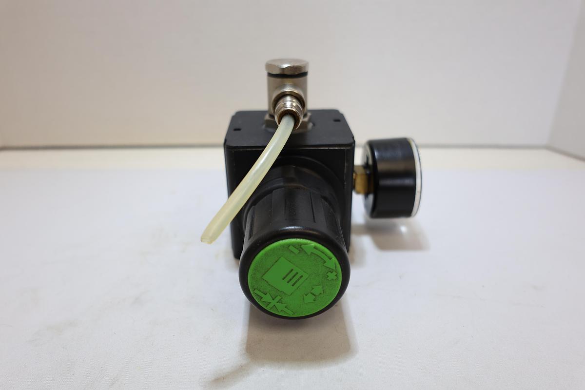 Used Bosch Rexroth 0821302511 Pneumatic Pressure Regulator w/ Gauge Used