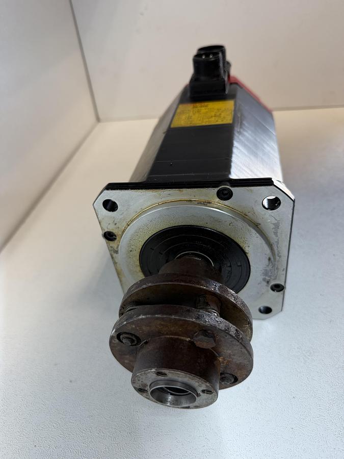 Used FANUC A06B-0127-B077#7000 AC Servo Motor A6/2000 w/ Alpha i64 Encoder (TPR Shaft)