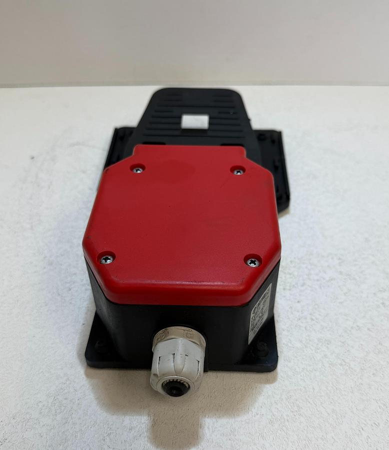 Used Pizzato PX1-3186 Industrial Foot Pedal Switch AC15 6A/250V IP53