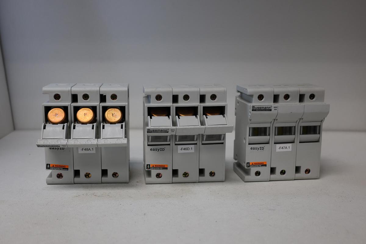 Used (Lot of 3)Eaton Bussmann CH30J3 Modular fuse holder– 30A, 600V, 3-Pole, DIN Rail Mount GHA-54