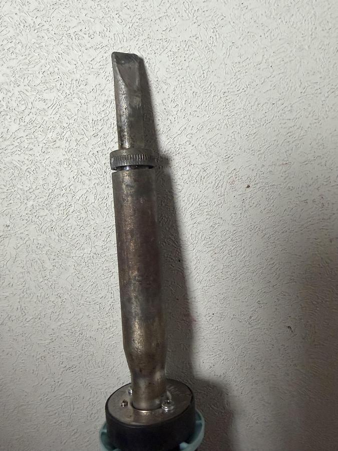 Used Weller W100PG 100 Watt 120 Volt 700F Heavy Duty Soldering Iron with CT6F7 Tip  GHC-34