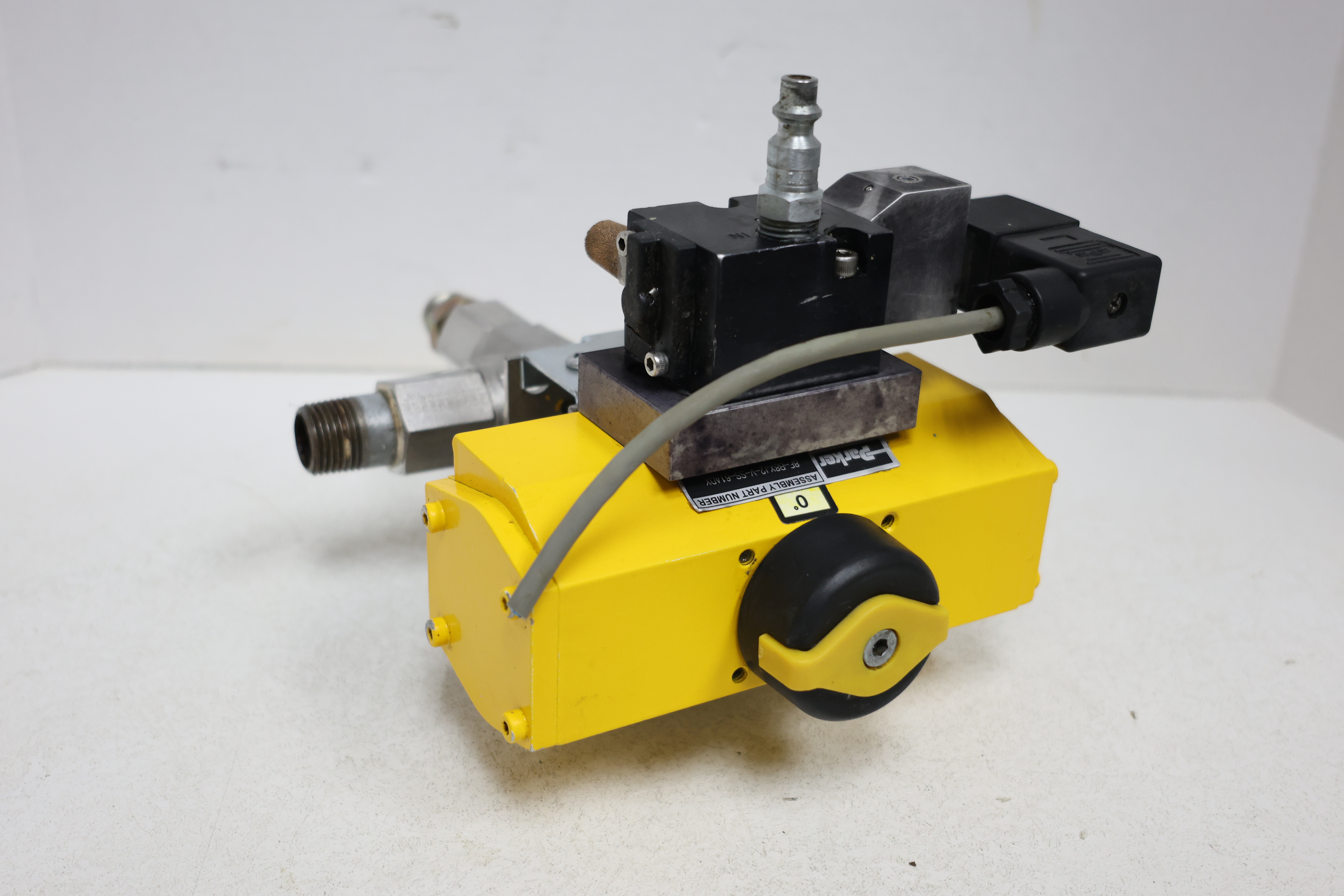Used Parker 8F-B8XJ2-V-SS-61ADX Series 60 3-Way Pneumatic Ball Valve 1/2" SS GHA-122