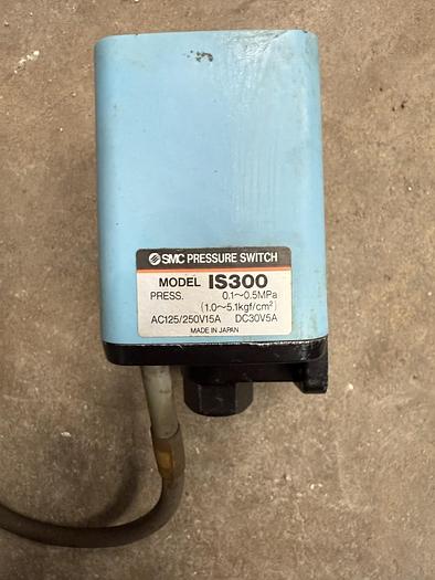 Used SMC IS300 PRESSURE SWITCH GHA-GS40