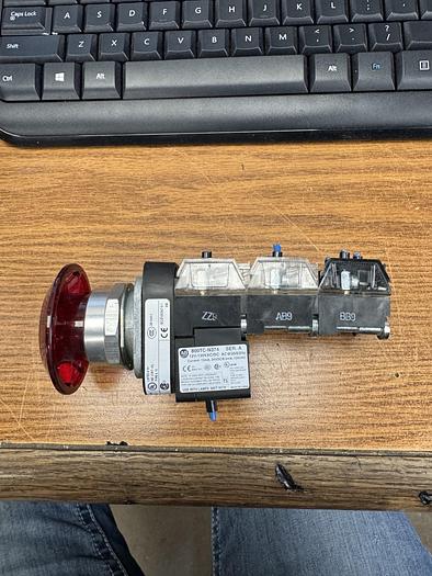 Used 800TC-FXJQH2RA5 ALLEN BRADLEY 800TCFXJQH2RA5