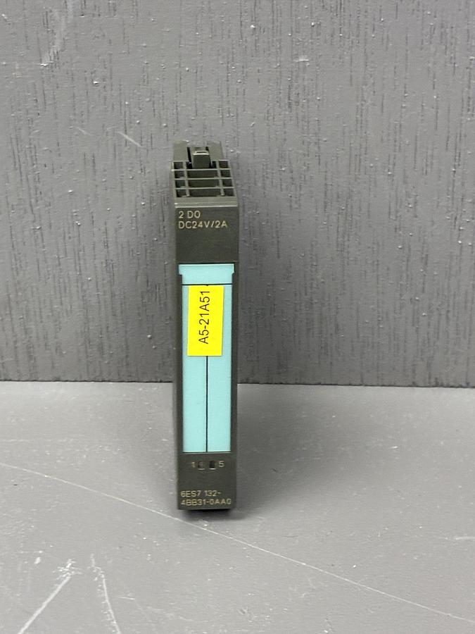 Used Siemens 6ES7 132-4BB31-0AA0 Digital Output Module GHC-34