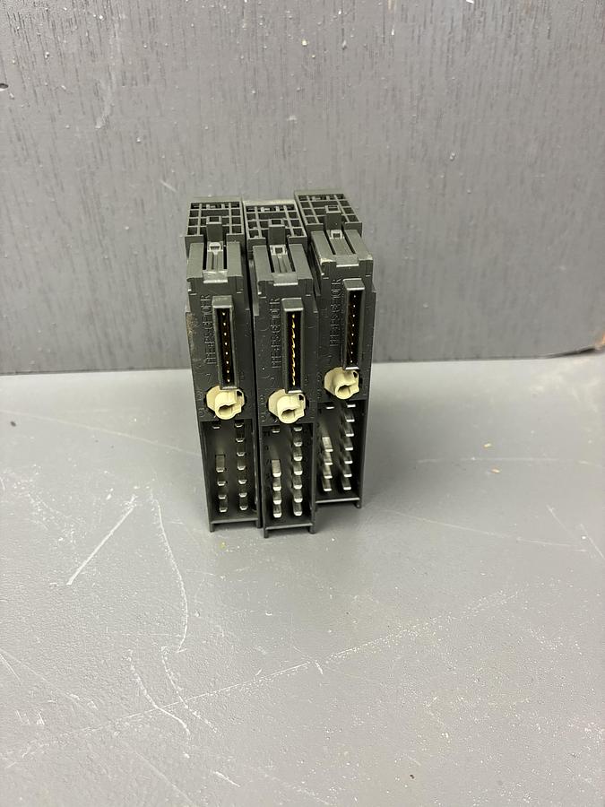 Used (LOT OF 3) Siemens 6ES7 138-4CA00-0AA0 – SIMATIC ET 200S Electronics Base Module GHA-160