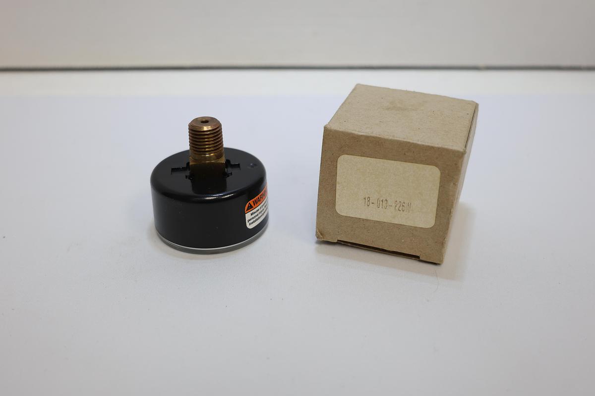 Pressure Gauge 160 PSI 11 Bar 1.1 MPa White Face PN 18-013-226W NOS