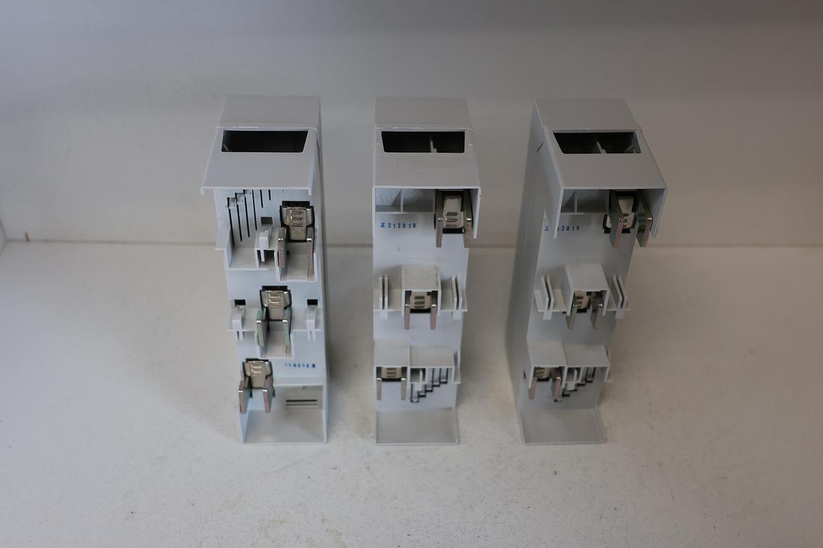 Used (Lot of 3) Wöhner 01240 Connecting Terminal Plate – 3-Pole Busbar Terminal (6–50mm², 175A, 690V) GHA-184