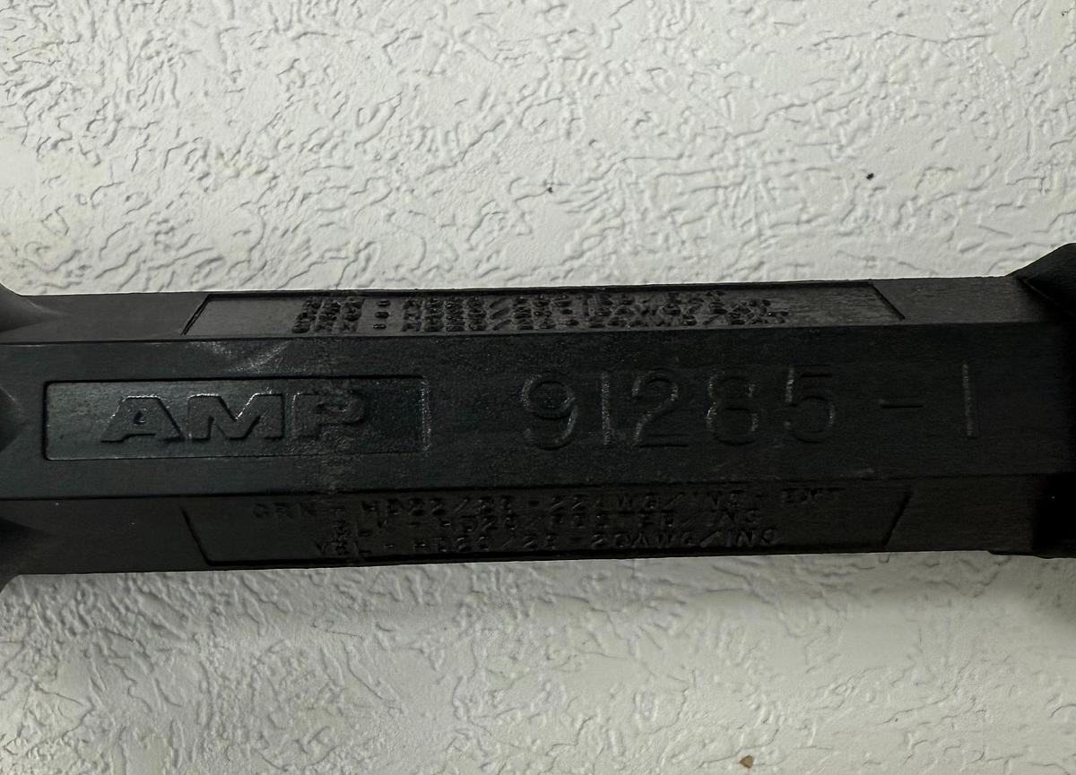 Used Amplimite 91285-1 Insertion/Extraction Tool for D-Sub & Other Terminals GHGC-9