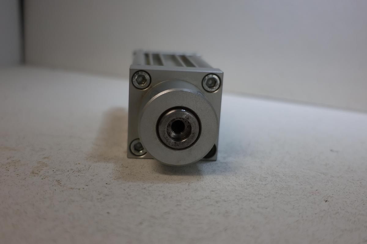 Used Compact Pneumatic Cylinder 40mm Bore 45mm Stroke Alfa Meccanica SMC Type GHA-186