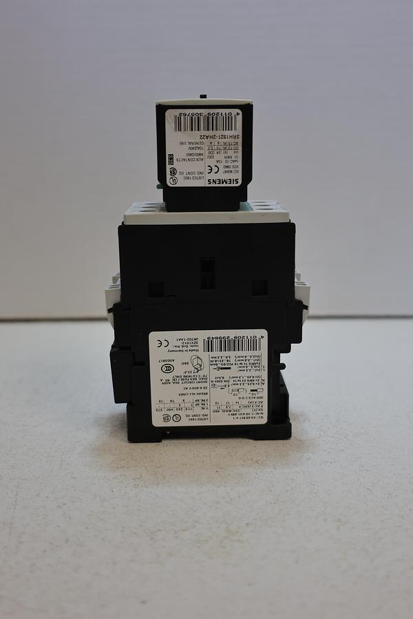 Used Siemens 3RT1025-3K Contactor w/ 3RH1921-2HA22 & 3RT1926-1BB00 Used