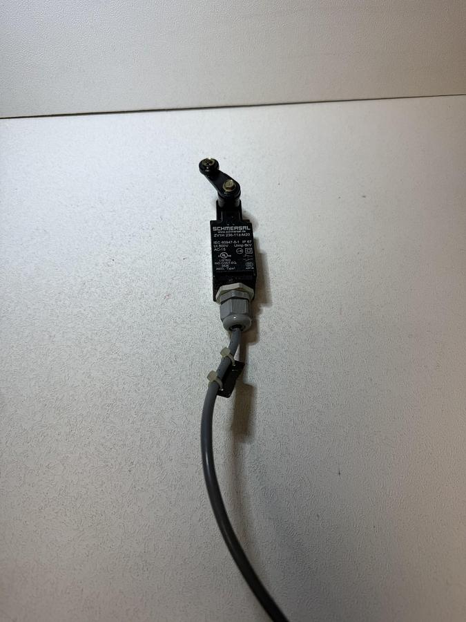 Used SCHMERSAL ZV1H-236-11Z-M20 Safety Limit Switch – Industrial Automation GHGC-8