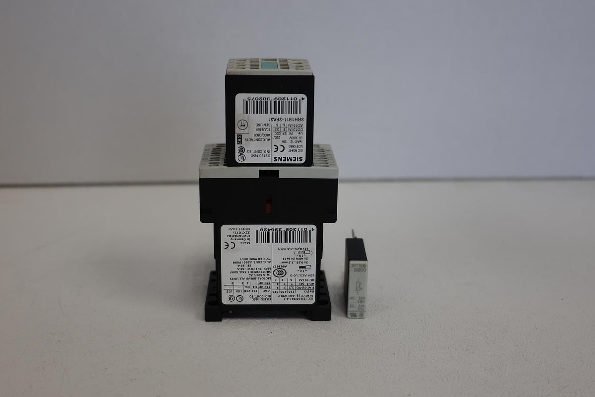 Used Siemens 3RT1015-2BB42 W/3RH1911-2FA31 + 3RT1916-1BB00