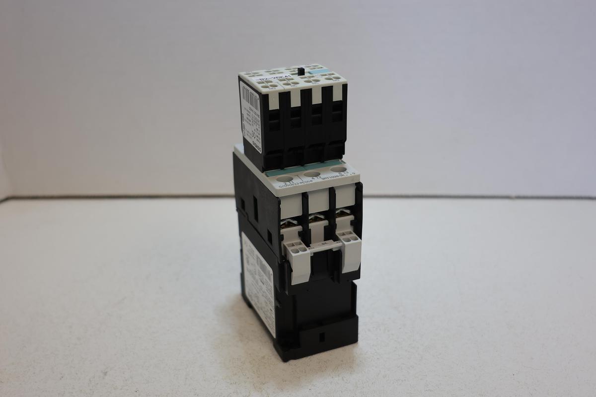 Used Siemens 3RT1026-3K Contactor w/ 3RH1921-2HA22 & 3RT1926-1BB00 Used