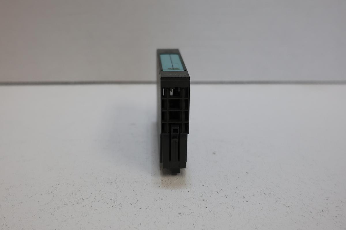 Used Siemens 6ES7 132-4BD01-0AA0 | SIMATIC ET 200S Digital Output Module GHC-34