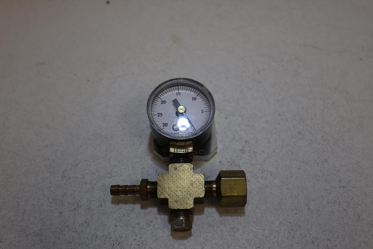 Used Ashcroft 0-30 inHg Vacuum Gauge Brass Manifold Hose Barb Assembly Used