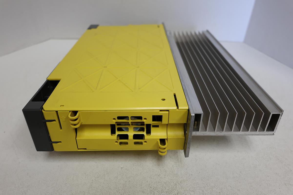 Used FANUC A06B-6114-H304 Alpha i 3-Axis Servo Amplifier SVM3-20/20/40i GHA-21