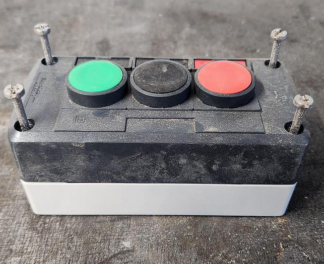 Schneider XALD03H7 Control Box 3 Holes Stop Close Open Buttons XB5 - GHB-91