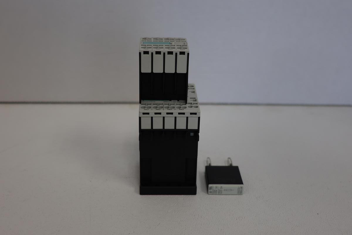 Used Siemens 3RH1140-2BB40 Relay w/ Aux 3RH1911-2GA31 + Suppressor GHA-187