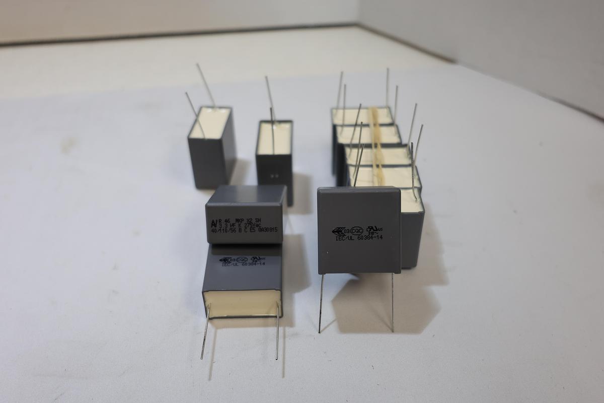 Lot of 10 R46 MKP X2 SH 3.3µF 275VAC EMI Suppression Film Capacitors NEW