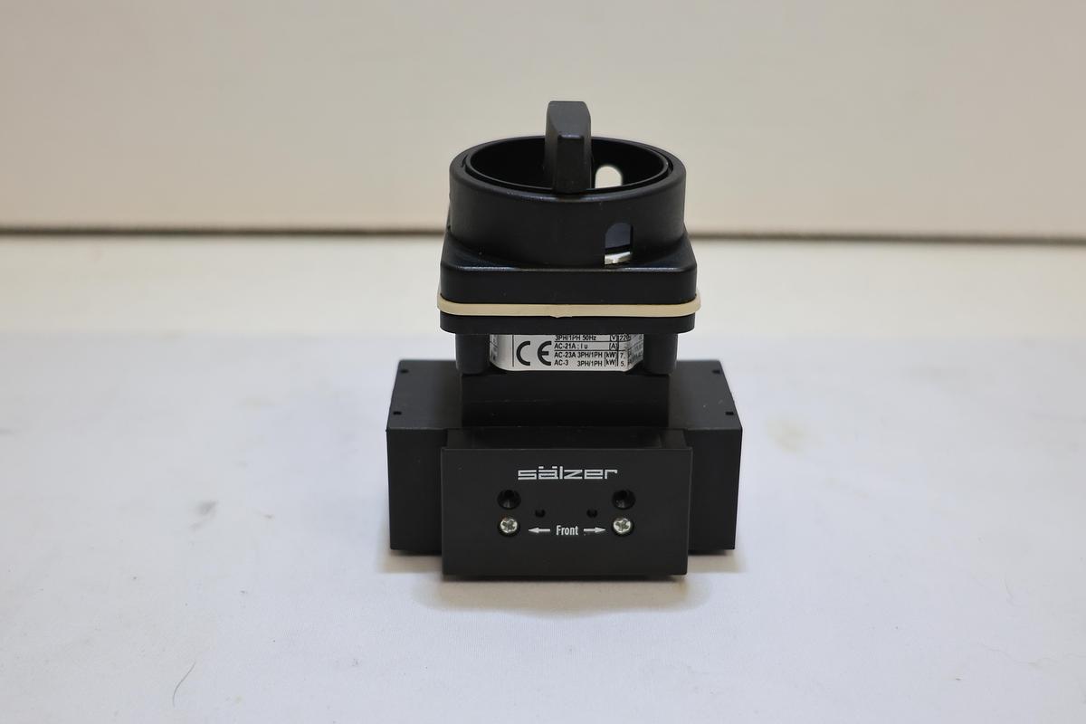 New Salzer H233-41300-A01 Rotary Disconnect Switch H233-41311-035M1 3P