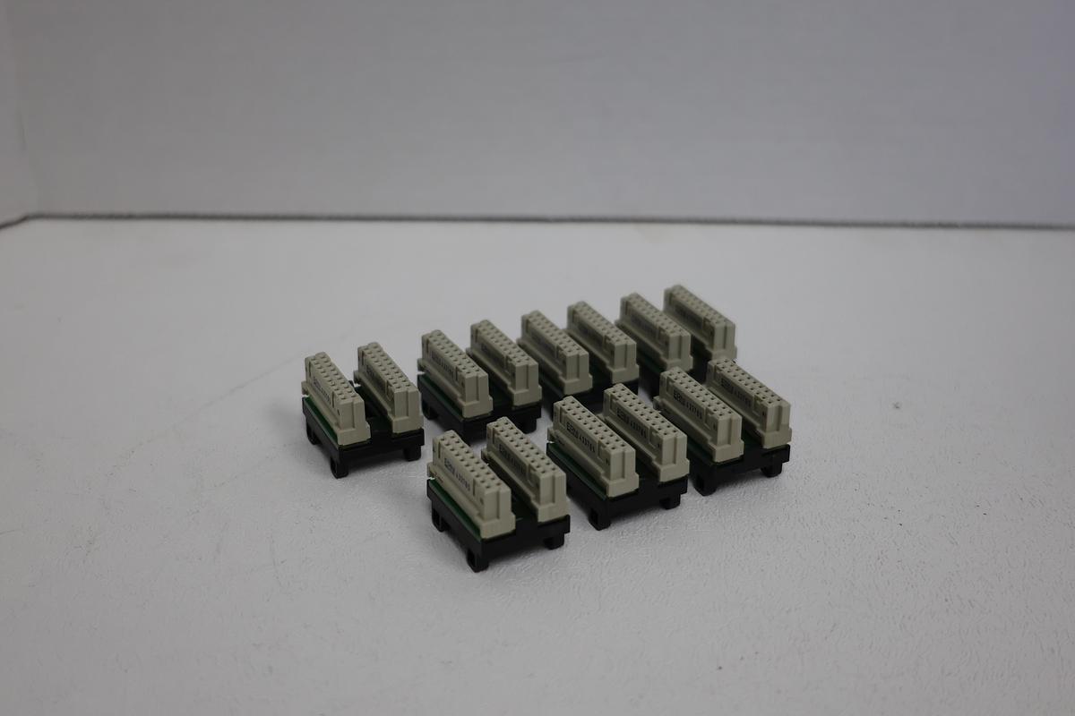 Used PILZ ERNI 433765 Safety Relay Connector Module PN 95425 Bus Connector Lot of 7 GHA-185