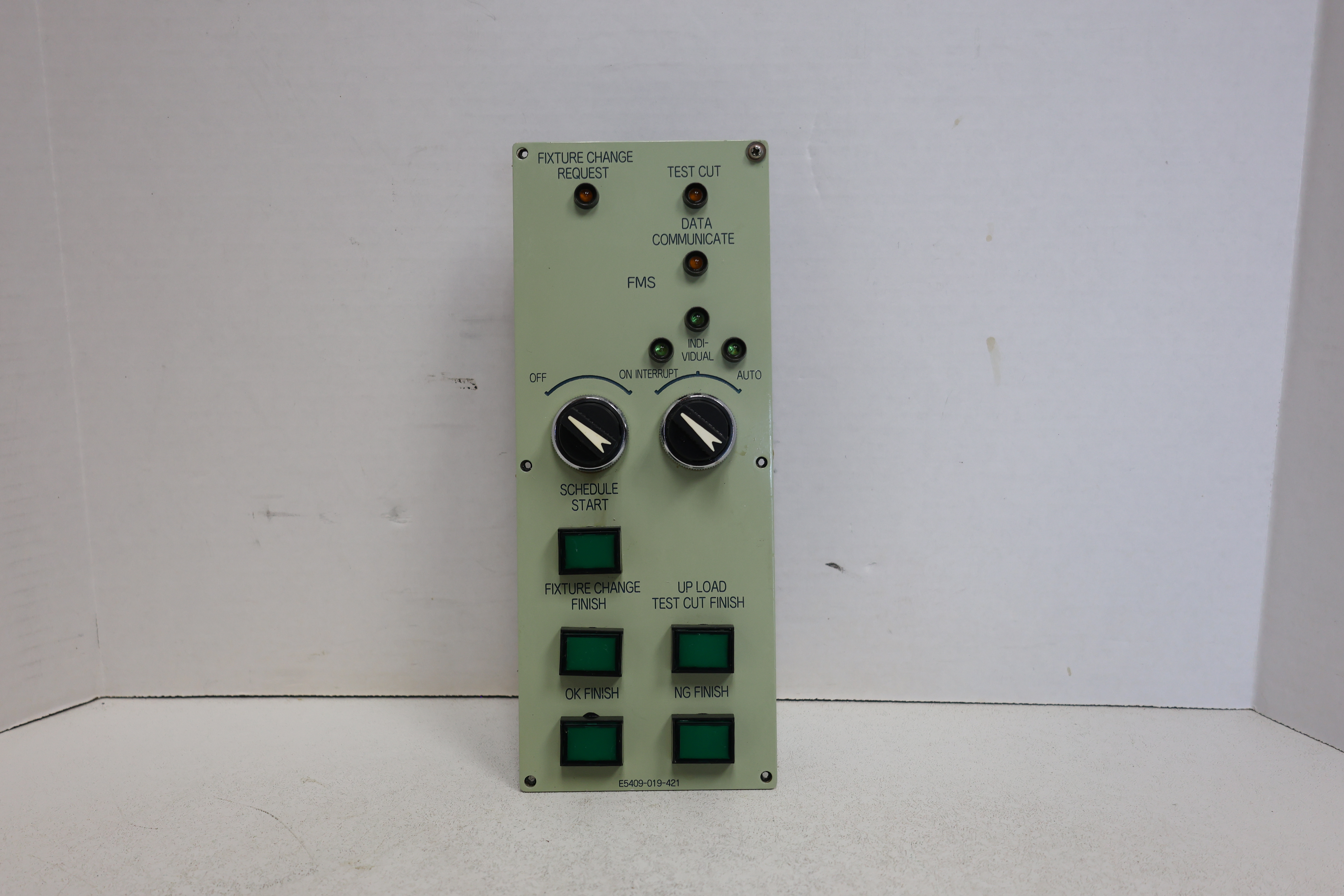Used OKUMA E5409-019-421 Fixture Change Request Operator Control Panel