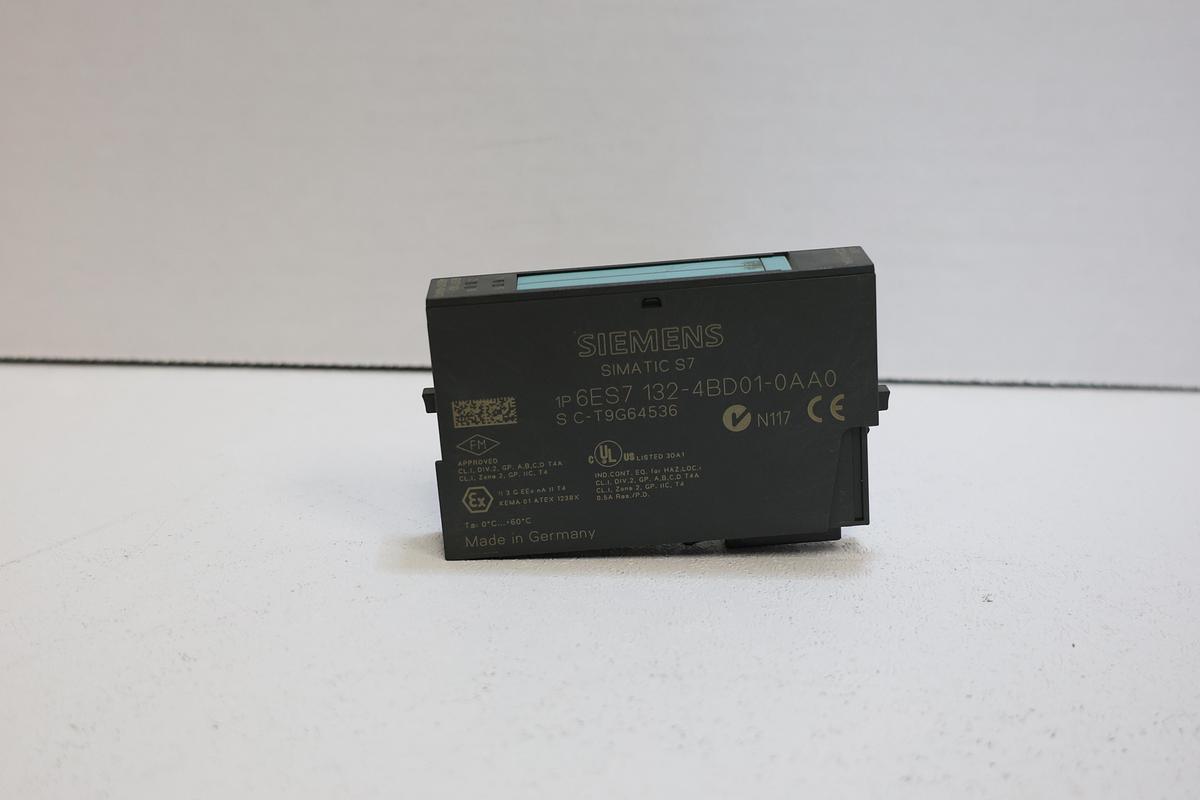 Used Siemens 6ES7 132-4BD01-0AA0 | SIMATIC ET 200S Digital Output Module GHC-34