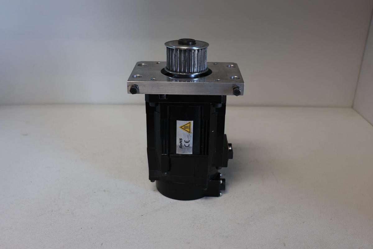 Used Yaskawa SGMGV-05D3W-YG13 Sigma-V servo motor GHA-160