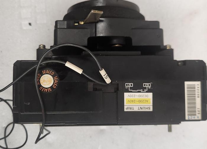 Used Fuji EA203B 125 Amp Circuit Breaker 125A with handle and shunt trip ability - GHA-157-C3