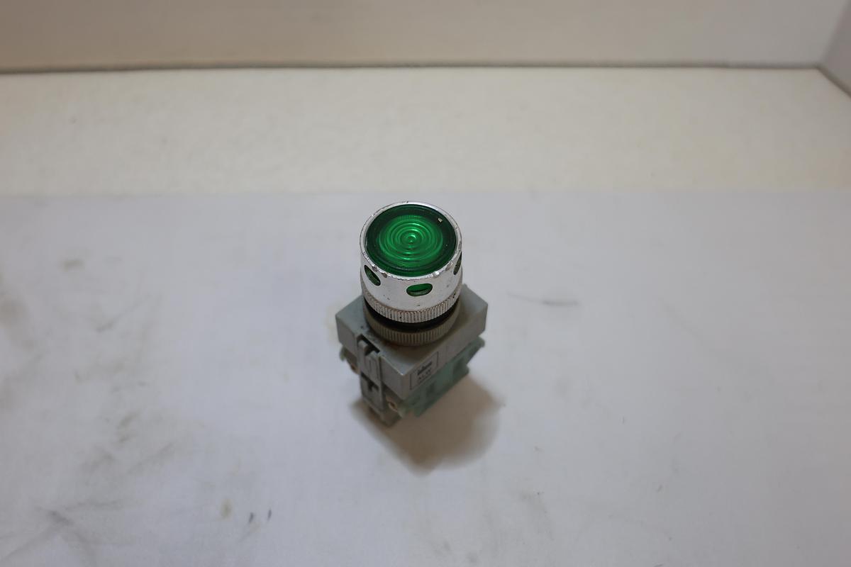 Used IDEC R491 Green Pilot Indicator Light Panel Mount Industrial UsedIDEC